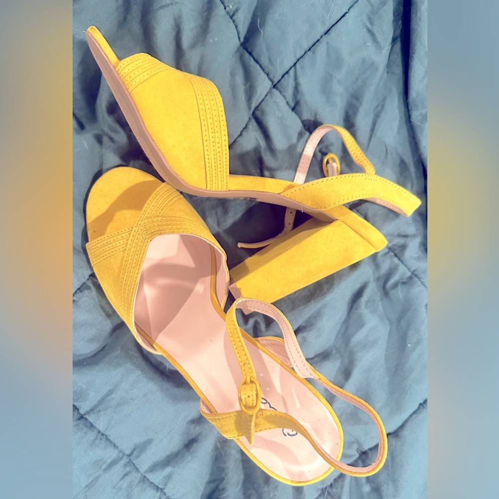 Never worn yellow heels